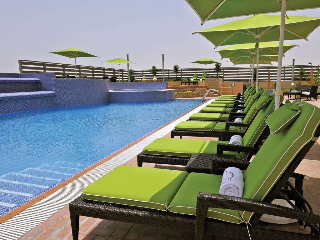 Fraser Suites Seef Bahrain Manama Luaran gambar Rooftop pool