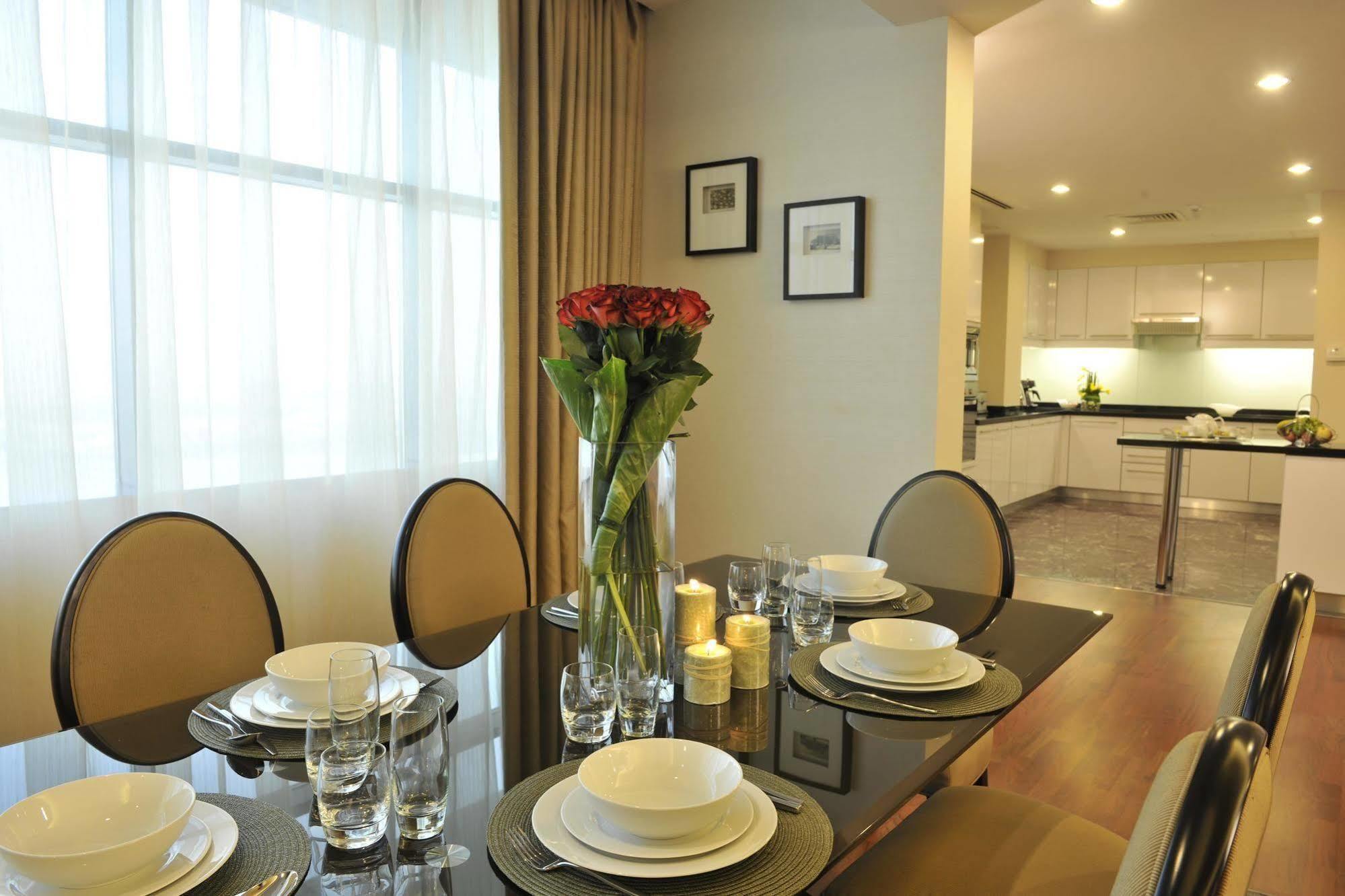 Fraser Suites Seef Bahrain Manama Bilik gambar A dining room